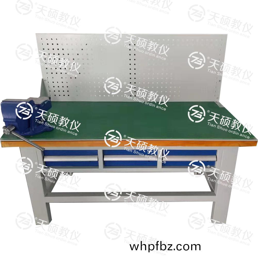 TSBTQG-1型(xing) 鉗(qian)工(gong)技(ji)能(neng)實(shi)訓(xun)平(ping)檯(tai)（單(dan)麵雙工(gong)位）