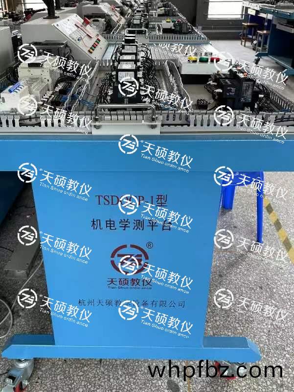 機(ji)電學(xue)測平(ping)檯(tai)實訓室(shi)